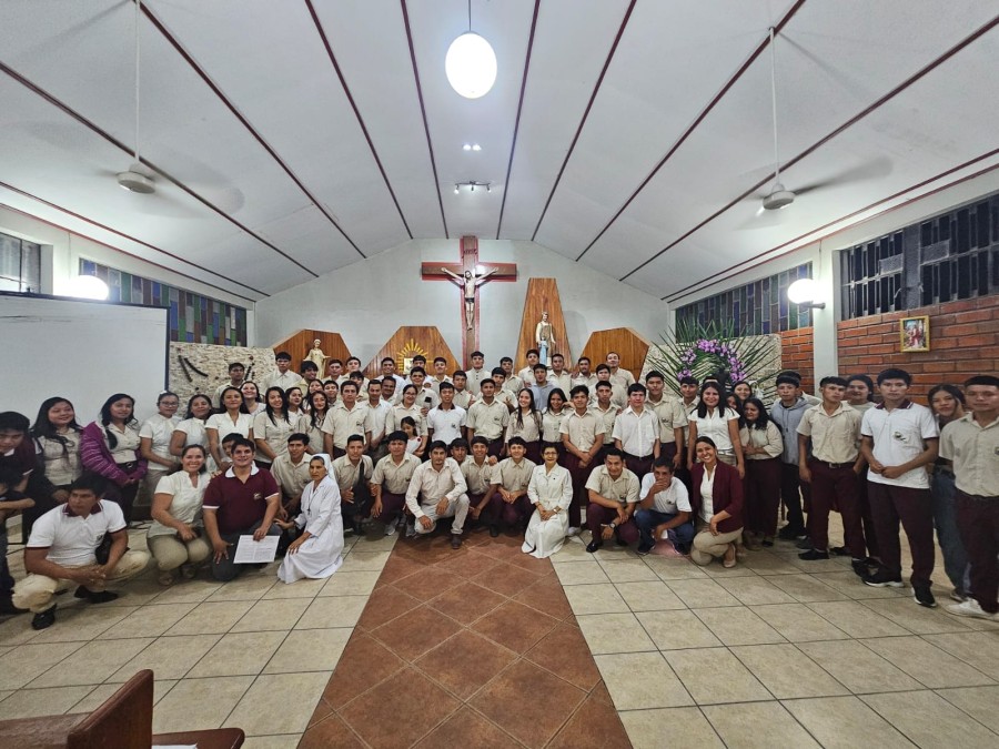 Celebraci&oacute;n de la comunidad en uni&oacute;n con nuestro IESTP El Dorado